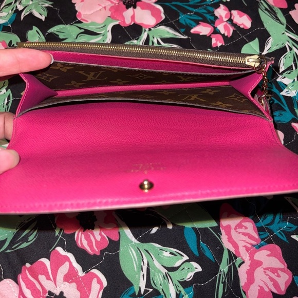 Louis Vuitton Emilie Wallet - Picture 10 of 10